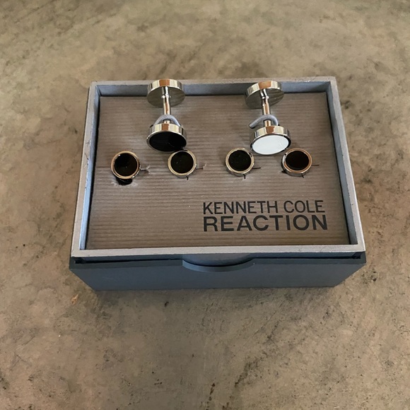 Kenneth Cole cuff link set - Picture 2 of 2